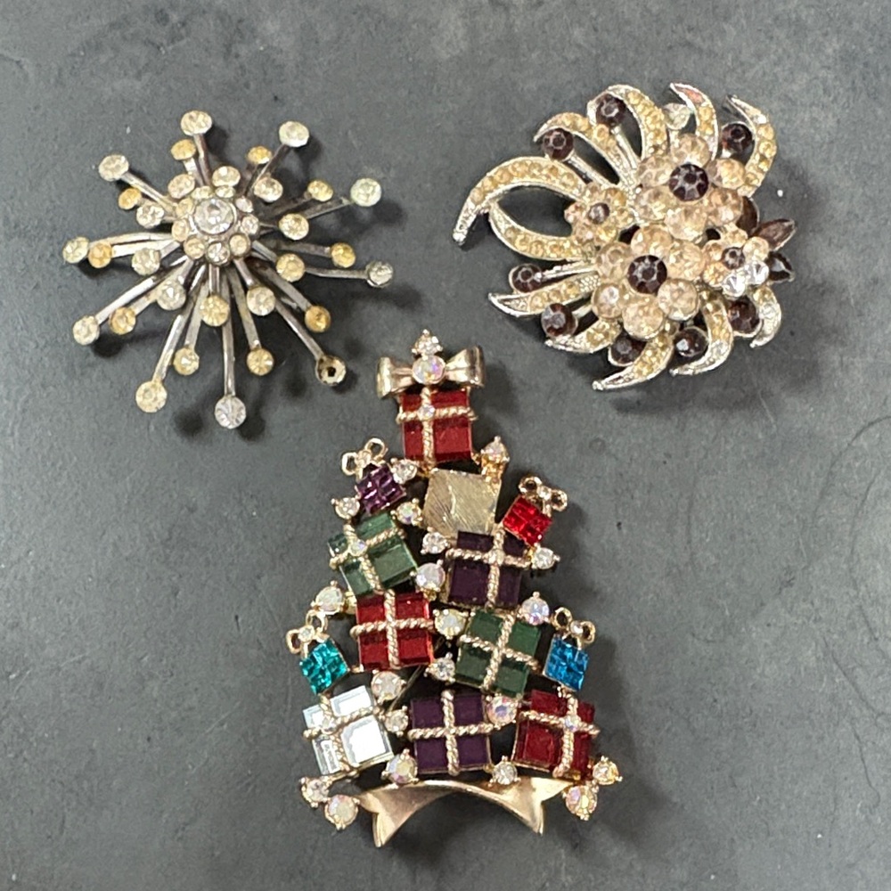 Vintage Brooch Set with Colorful Stones rehab